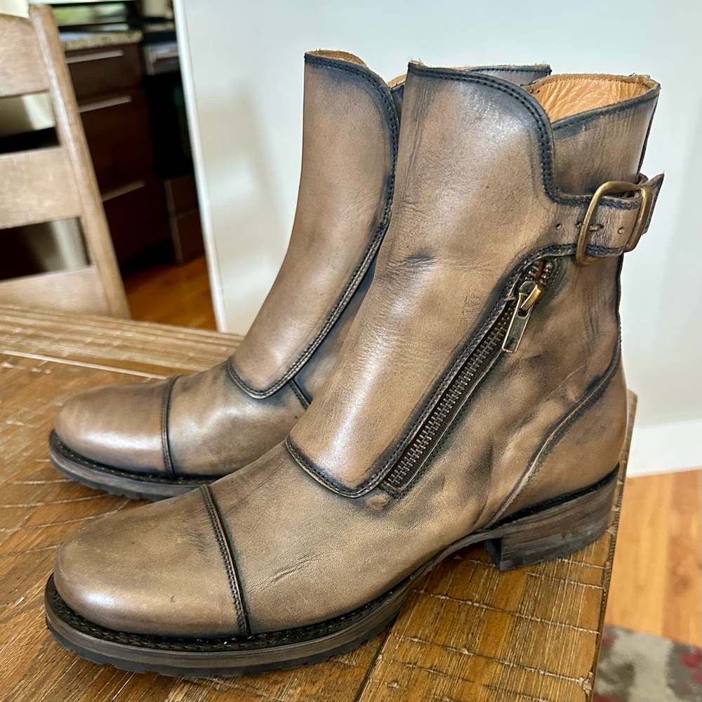 Men’s Freebird Chayse Brown Leather Boots, Size 9